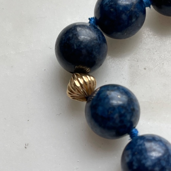14k Fluted Yellow Gold & Large (15mm) Blue Lapis Bead Vintage Estate Necklace - Picture 7 of 13